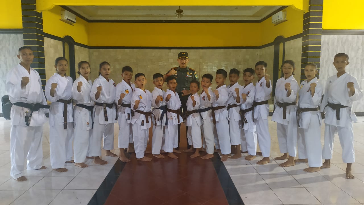  Atlet Karateka Dojo Kodim 0608/Cianjur Dapat Dukungan Dandim