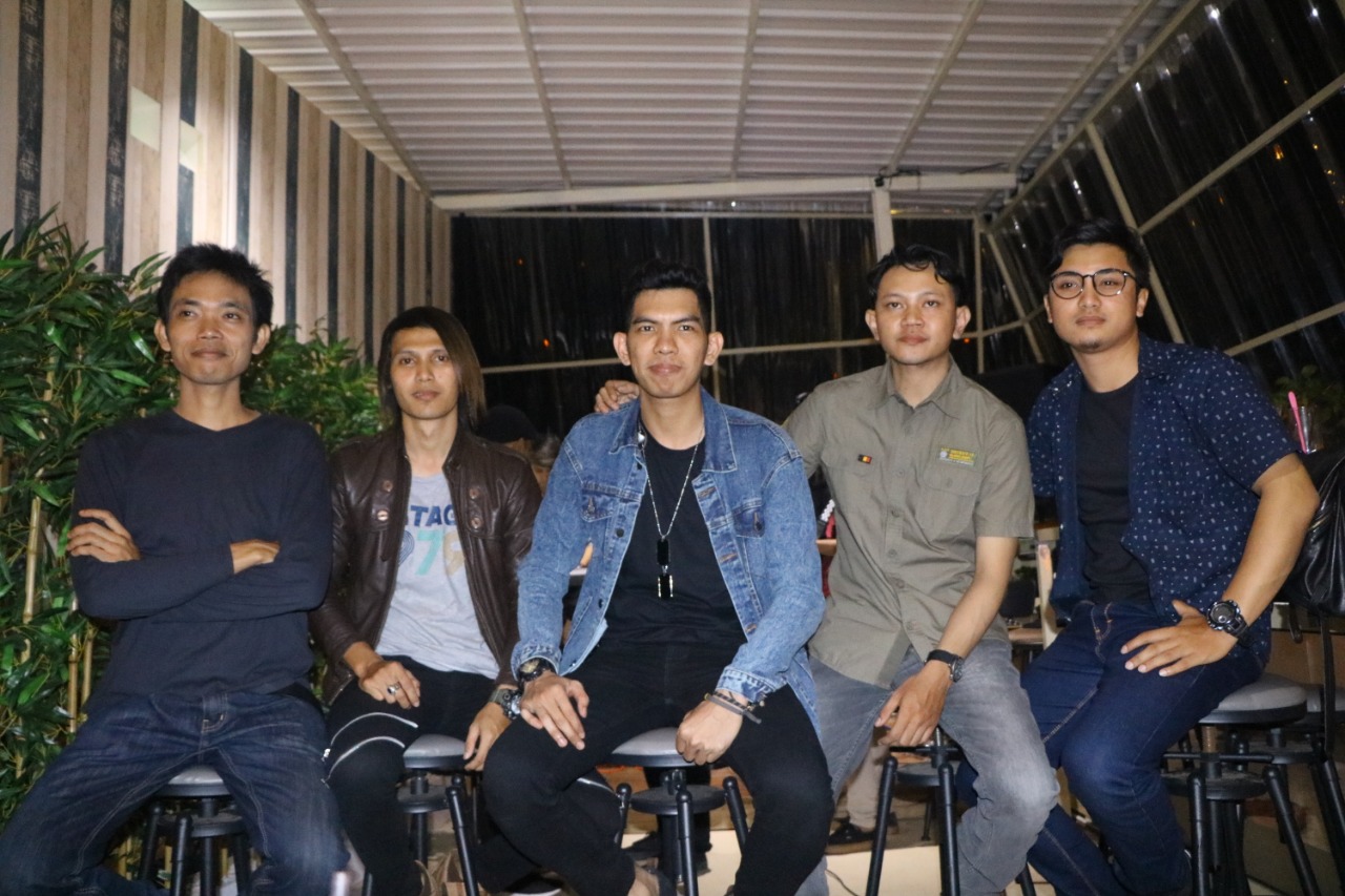  Flrenteen Band Siap Bersaing Dikancah Belantika Musik Indonesia