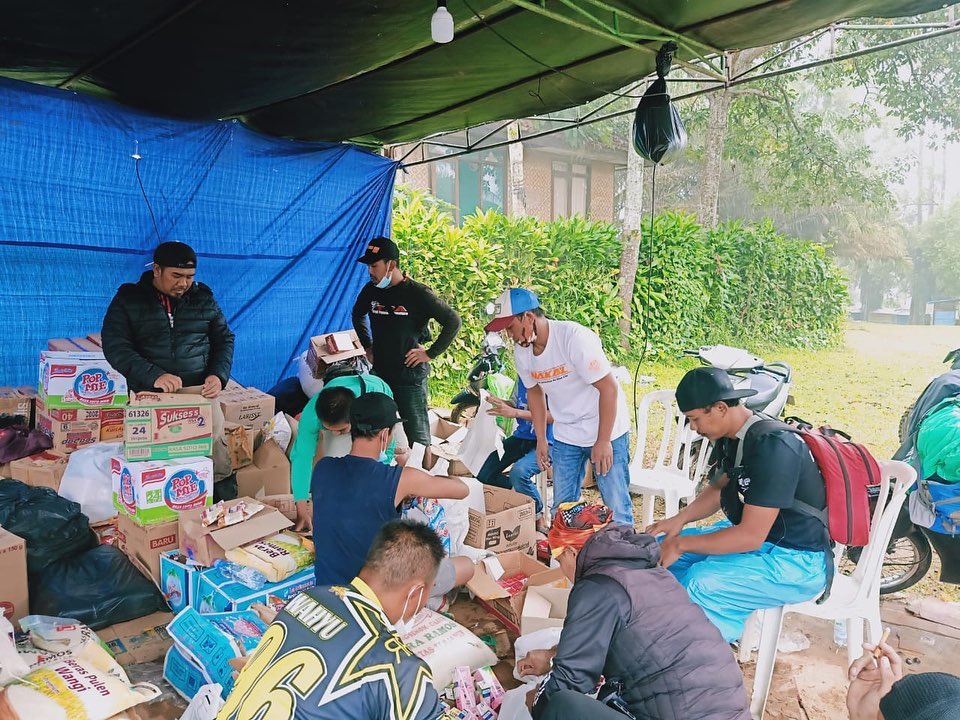  Komunitas Motor Nakal Cianjur Bantu Korban Bencana Gunung Mas Bogor