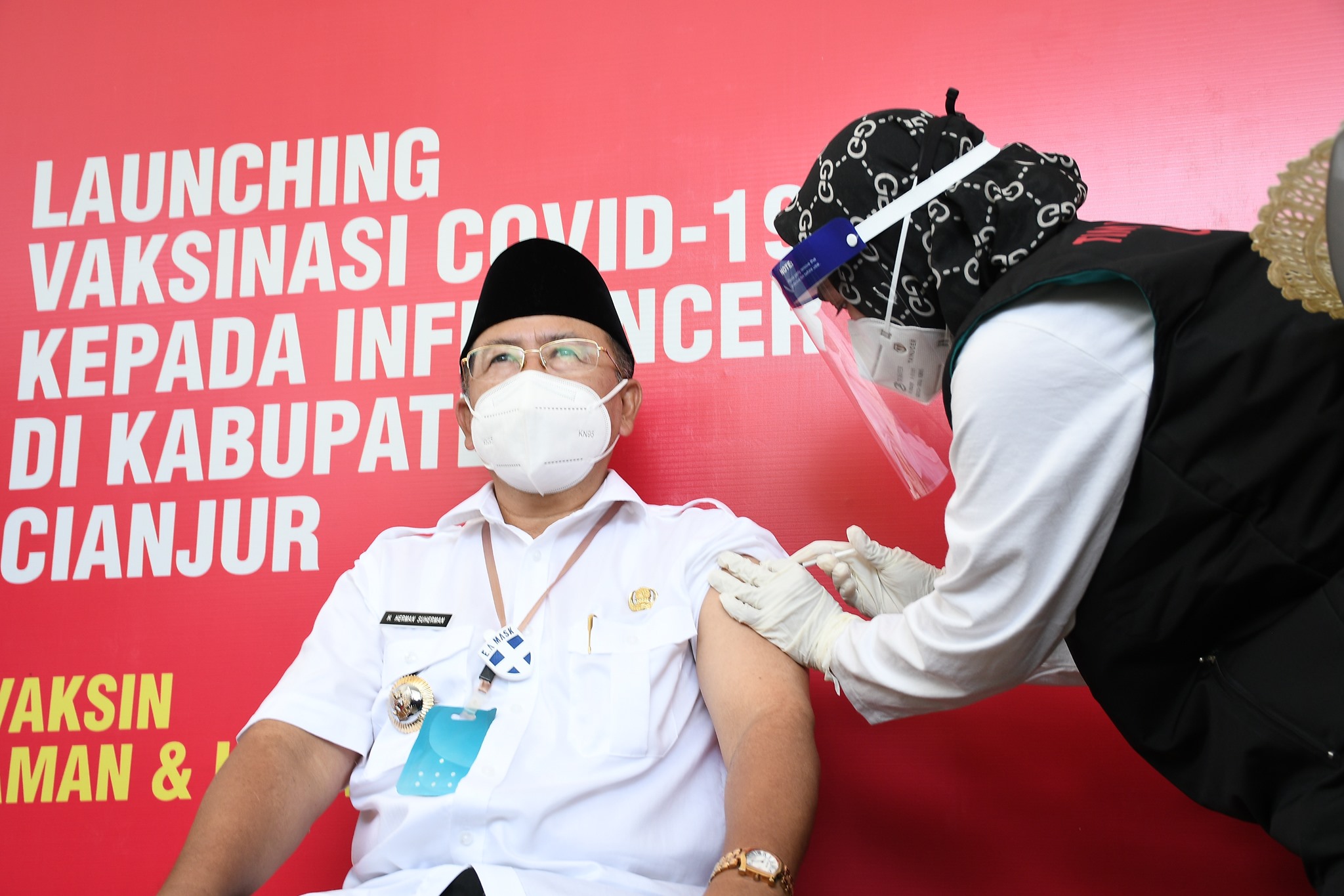  Bupati Orang Pertama di Vaksin Covid-19 di Cianjur Alhamdulillah Sehat