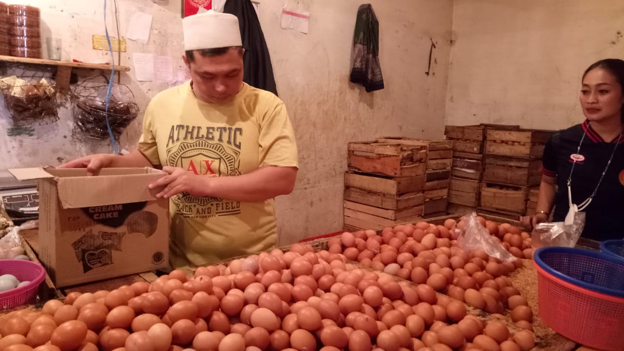  Jelang Puasa Harga Telor Ayam Ras di Pasar Tradisional Cianjur Dipatok 28 Ribu Per/Kg