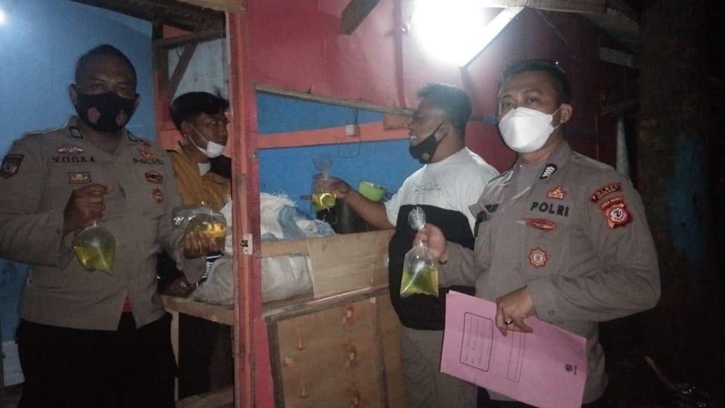 Operasi Pekat Amankan Puluhan Miras dan Oplosan di Sukaluyu Cianjur