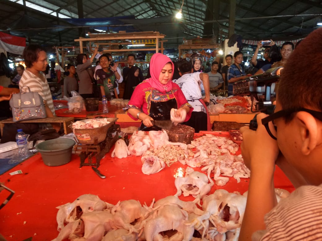  Jelang Puasa, Harga Daging Ayam Potong Meroket Tembus Rp. 40.000 rupiah Per/ Kg