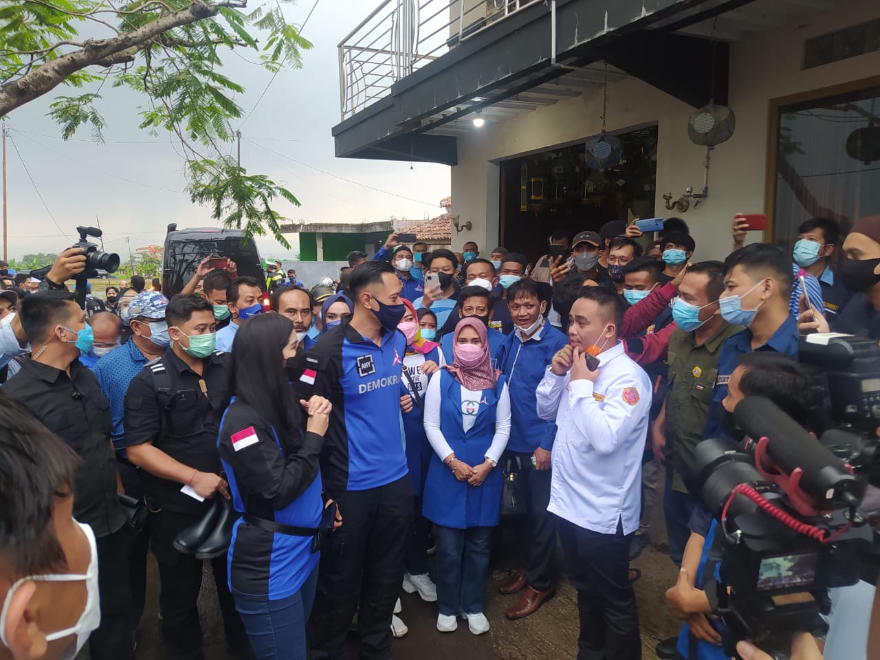  Ketum Demokrat AHY Kunjungi UMKM Kampung Gentur di Cianjur