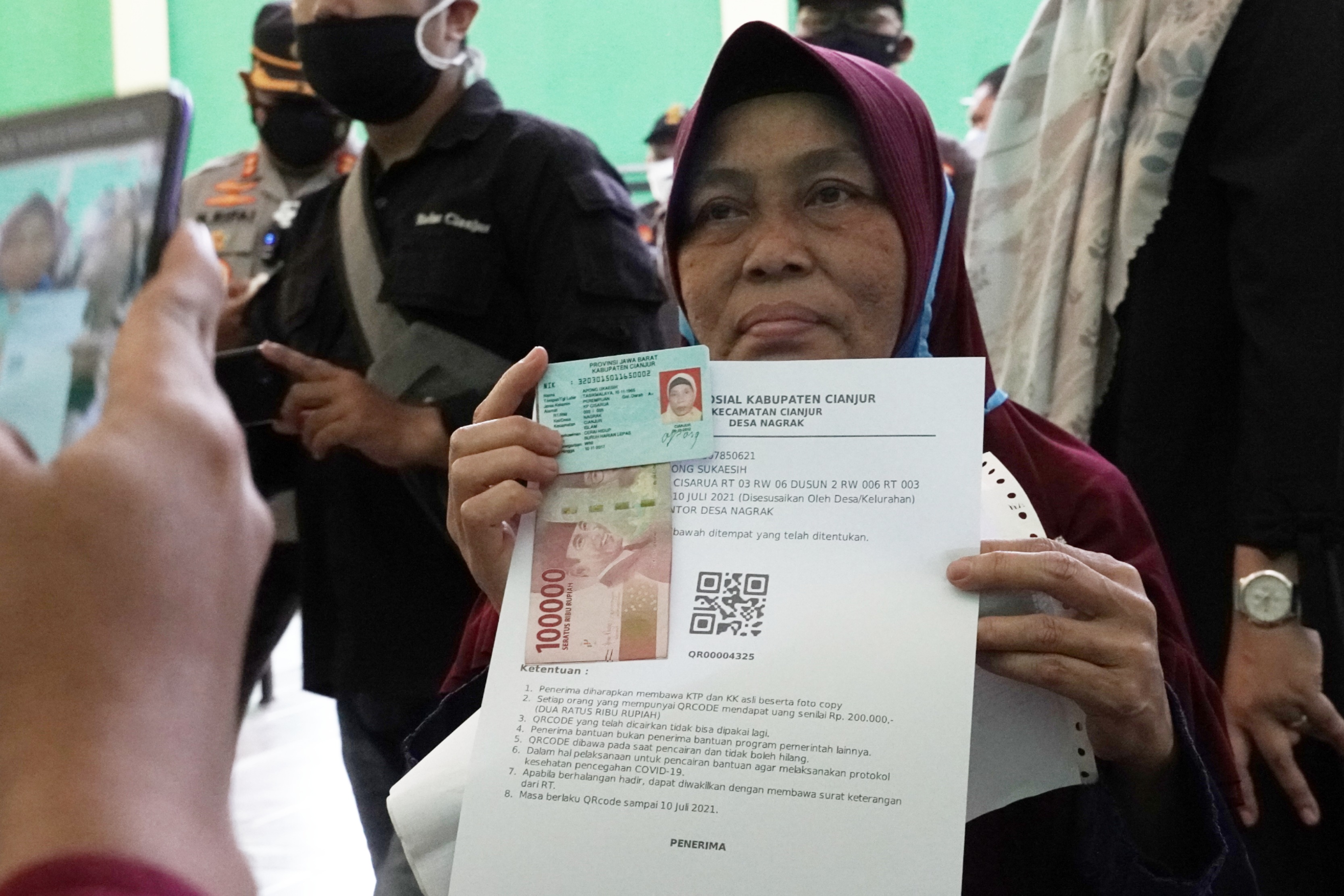  28 Ribu Warga Miskin Cianjur Terima Bansos Selama PPKM Darurat