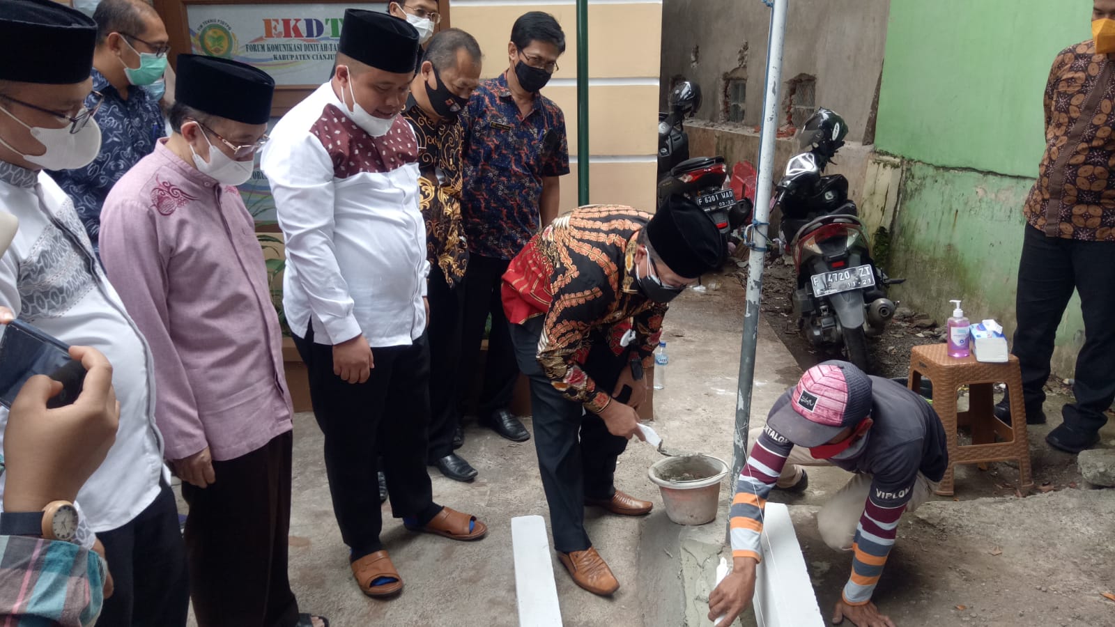  Bupati Cianjur Lakukan Peletakan Batu Pertama Pembangunan Kantor Koperasi P3DTPQ