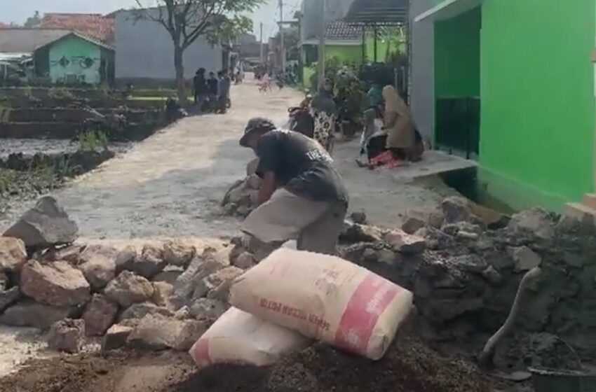  Warga Kavling Sirnagalih Pacet Kesal Akses Jalan Ditutup