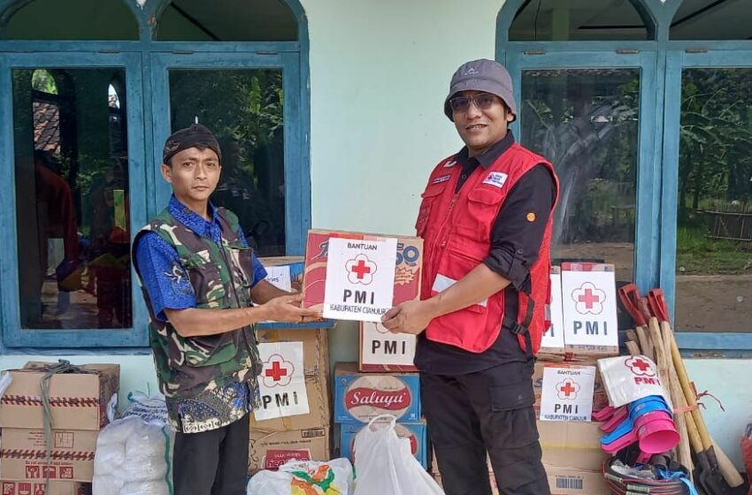  PMI Cianjur Kirimkan Bantuan Sembako untuk Korban Banjir di Cidaun