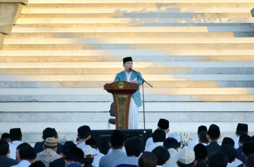  Ridwan Kamil Salat Id Bersama Ribuan Warga di Masjid Raya Al Jabbar, Kurban Sapi Simmental 980 Kilogram