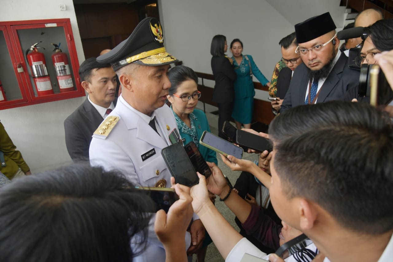 Bey Machmudin Resmi Penjabat Gubernur Jawa Barat - INFOCIANJUR